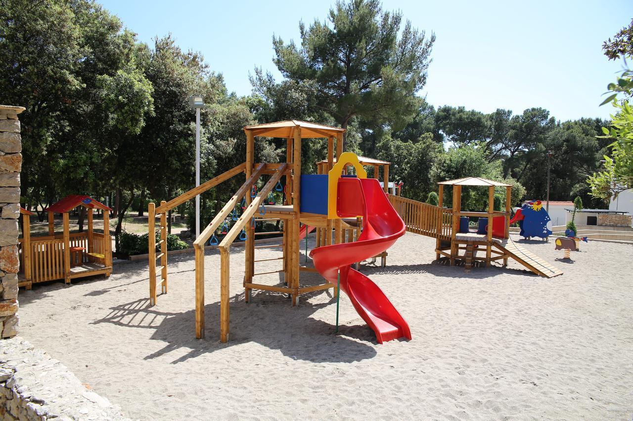 Mobile Home Heaven Biograd บีโอกราดนาโมรู ภายนอก รูปภาพ
